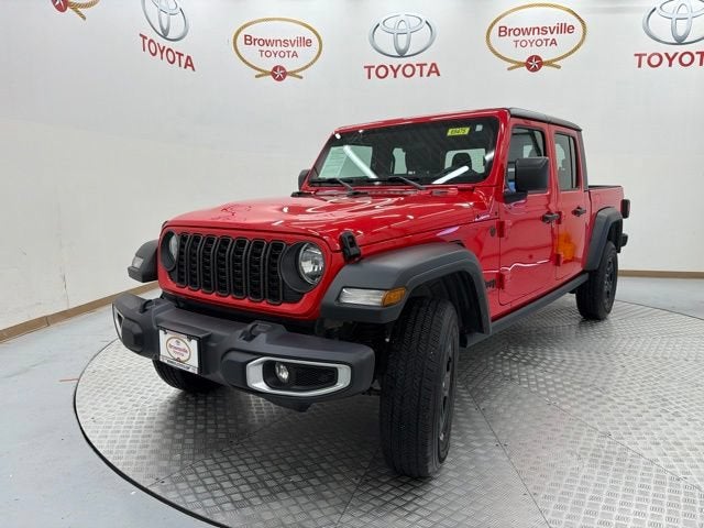2024 Jeep Gladiator — side profile view